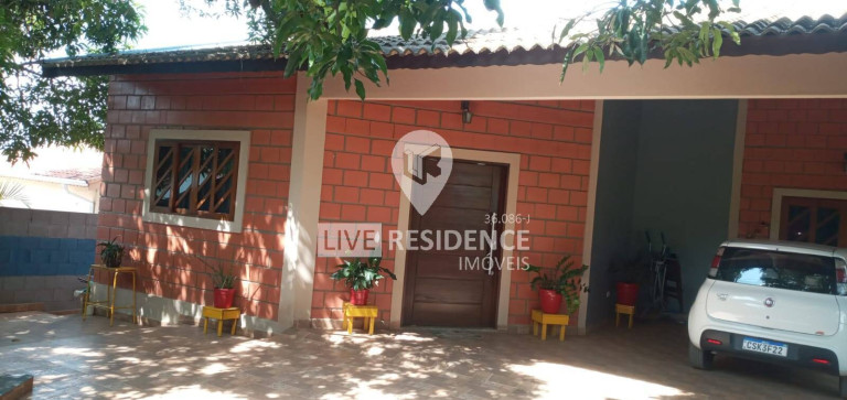 Imagem Chácara com 3 Quartos à Venda, 250 m² em Monterrey - Louveira