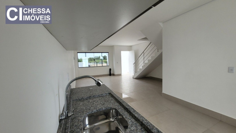 Imagem Sobrado com 2 Quartos à Venda, 100 m² em Espinheiros - Itajaí Imagem Sobrado com 2 Quartos à Venda, 100 m² em Espinheiros - Itajaí