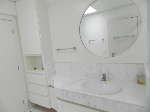 Imagem Imóvel com 3 Quartos à Venda, 200 m² em Centro - Balneário Camboriú Imagem Imóvel com 3 Quartos à Venda, 200 m² em Centro - Balneário Camboriú