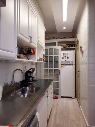 Imagem Imóvel com 2 Quartos à Venda, em Moinhos De Vento - Porto Alegre Imagem Imóvel com 2 Quartos à Venda, em Moinhos De Vento - Porto Alegre