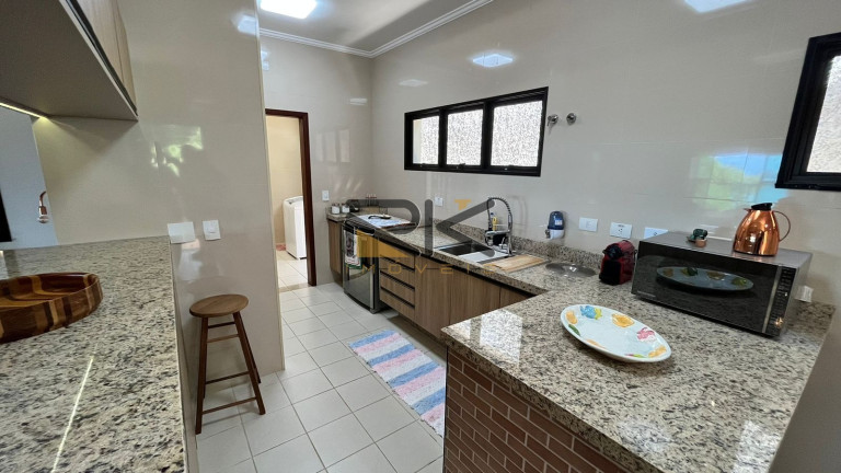 Imagem Sobrado com 3 Quartos à Venda, 600 m² em Toninhas - Ubatuba
