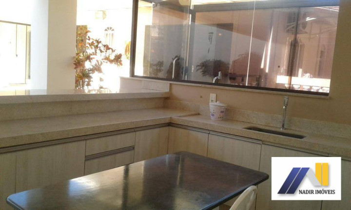Imagem Casa com 3 Quartos à Venda, 600 m² em João Paulo Ii - Pouso Alegre Imagem Casa com 3 Quartos à Venda, 600 m² em João Paulo Ii - Pouso Alegre