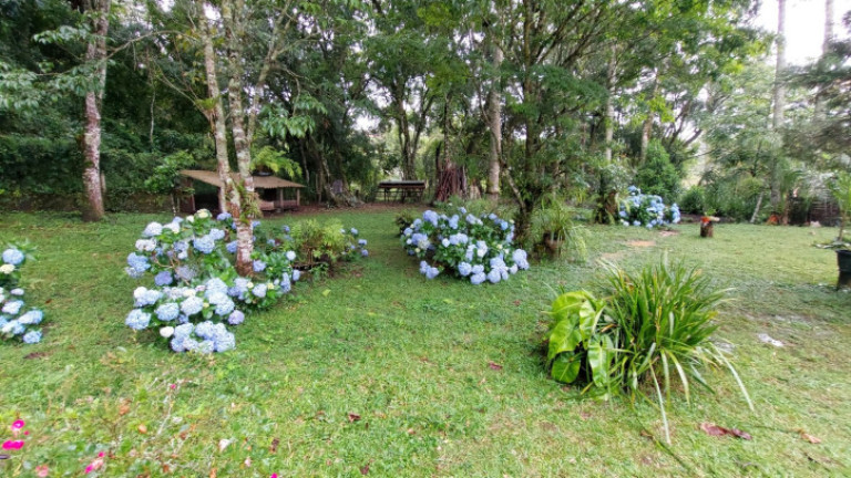 Imagem Chácara com 4 Quartos à Venda, 450 m² em Dos Tenentes - Extrema Imagem Chácara com 4 Quartos à Venda, 450 m² em Dos Tenentes - Extrema