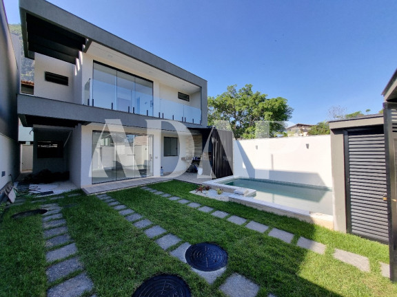 Imagem Casa com 4 Quartos à Venda, 200 m² em Vargem Pequena - Rio De Janeiro