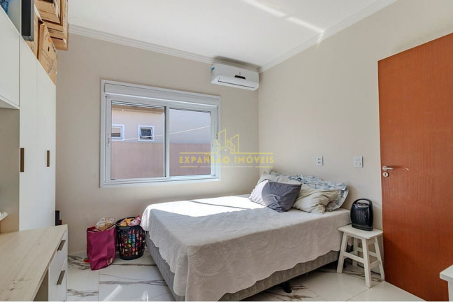 Imagem Casa com 3 Quartos à Venda, 126 m² em São João Do Rio Vermelho - Florianópolis Imagem Casa com 3 Quartos à Venda, 126 m² em São João Do Rio Vermelho - Florianópolis