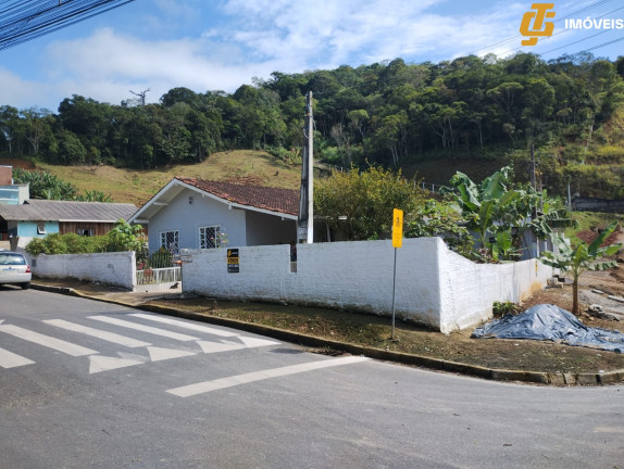 Casa com 4 Quartos à Venda, 443 m² em Monte Alegre - Camboriú