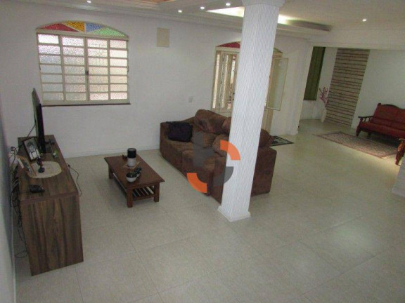 Casa com 4 Quartos à Venda, 390 m² em Califórnia - Nova Iguaçu