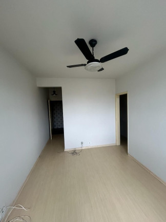 Imagem Imóvel com 2 Quartos à Venda, 70 m² em Centro - Niterói Imagem Imóvel com 2 Quartos à Venda, 70 m² em Centro - Niterói