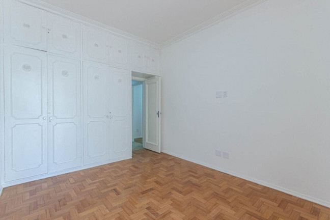Imagem Imóvel com 3 Quartos à Venda, 107 m² em Copacabana - Rio De Janeiro Imagem Imóvel com 3 Quartos à Venda, 107 m² em Copacabana - Rio De Janeiro