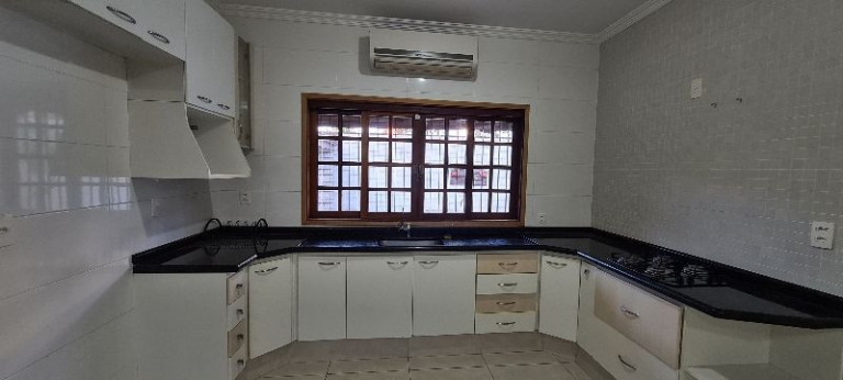 Imagem Sobrado com 3 Quartos à Venda, em Anhangabaú - Jundiaí Imagem Sobrado com 3 Quartos à Venda, em Anhangabaú - Jundiaí