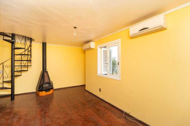 Imagem Imóvel com 2 Quartos à Venda, 220 m² em Camaquã - Porto Alegre Imagem Imóvel com 2 Quartos à Venda, 220 m² em Camaquã - Porto Alegre