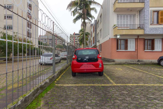 Imagem Imóvel com 3 Quartos à Venda, em Menino Deus - Porto Alegre Imagem Imóvel com 3 Quartos à Venda, em Menino Deus - Porto Alegre