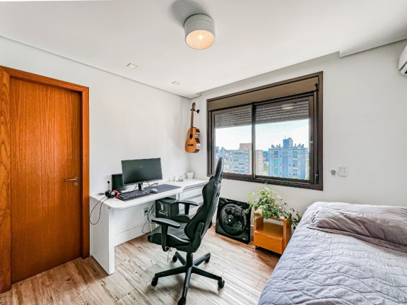 Imagem Imóvel com 3 Quartos à Venda, 168 m² em Rio Branco - Porto Alegre Imagem Imóvel com 3 Quartos à Venda, 168 m² em Rio Branco - Porto Alegre