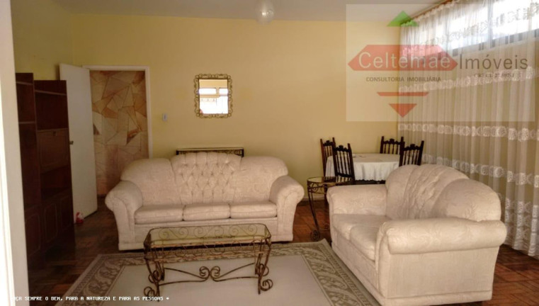 Imagem Casa com 3 Quartos à Venda, 218 m² em Jardim Eulalia - Taubaté Imagem Casa com 3 Quartos à Venda, 218 m² em Jardim Eulalia - Taubaté