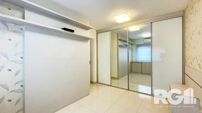 Imagem Imóvel com 2 Quartos à Venda, em Higienópolis - Porto Alegre Imagem Imóvel com 2 Quartos à Venda, em Higienópolis - Porto Alegre