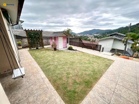 Imagem Casa com 3 Quartos à Venda, 395 m² em Monte Verde - Florianópolis Imagem Casa com 3 Quartos à Venda, 395 m² em Monte Verde - Florianópolis