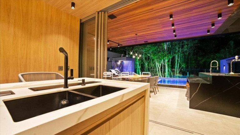 Imagem Casa com 5 Quartos à Venda, 384 m² em Riviera Módulo 16 - Bertioga Imagem Casa com 5 Quartos à Venda, 384 m² em Riviera Módulo 16 - Bertioga