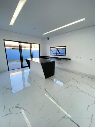 Imagem Imóvel com 3 Quartos à Venda, 166 m² Imagem Imóvel com 3 Quartos à Venda, 166 m²