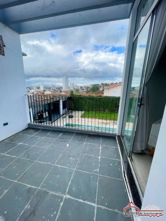Imagem Casa com 5 Quartos à Venda, 300 m² em Centro - Jacareí Imagem Casa com 5 Quartos à Venda, 300 m² em Centro - Jacareí