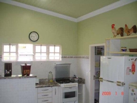 Imagem Casa com 5 Quartos à Venda, 200 m² em Estrada Do Coco - Lauro De Freitas Imagem Casa com 5 Quartos à Venda, 200 m² em Estrada Do Coco - Lauro De Freitas