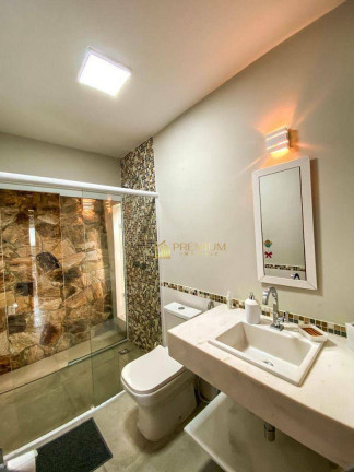 Imagem Sobrado com 3 Quartos à Venda, 252 m² em Cigarras - São Sebastião Imagem Sobrado com 3 Quartos à Venda, 252 m² em Cigarras - São Sebastião