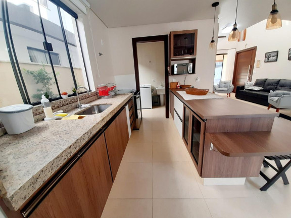 Imagem Sobrado com 3 Quartos à Venda, 284 m² em Centro - Balneário Piçarras Imagem Sobrado com 3 Quartos à Venda, 284 m² em Centro - Balneário Piçarras