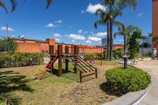 Imagem Imóvel com 2 Quartos à Venda,  em Chácara Das Pedras - Porto Alegre