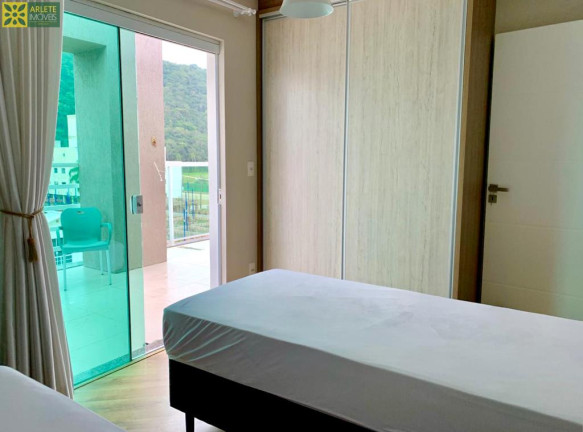 Imagem Cobertura com 2 Quartos para Alugar ou Temporada, 56 m² em Mariscal - Bombinhas Imagem Cobertura com 2 Quartos para Alugar ou Temporada, 56 m² em Mariscal - Bombinhas