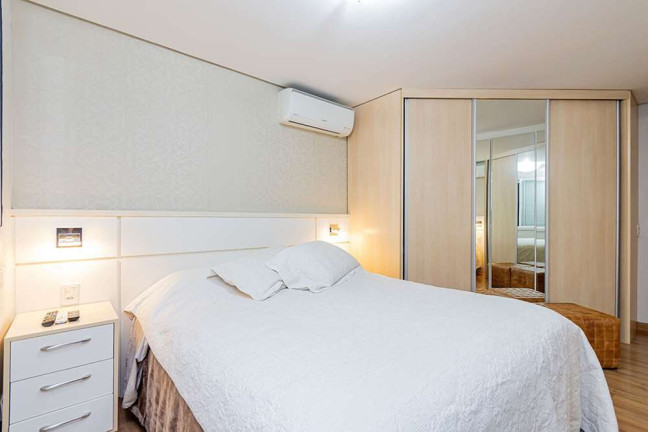 Imagem Imóvel com 3 Quartos à Venda, em Jardim Europa - Porto Alegre Imagem Imóvel com 3 Quartos à Venda, em Jardim Europa - Porto Alegre