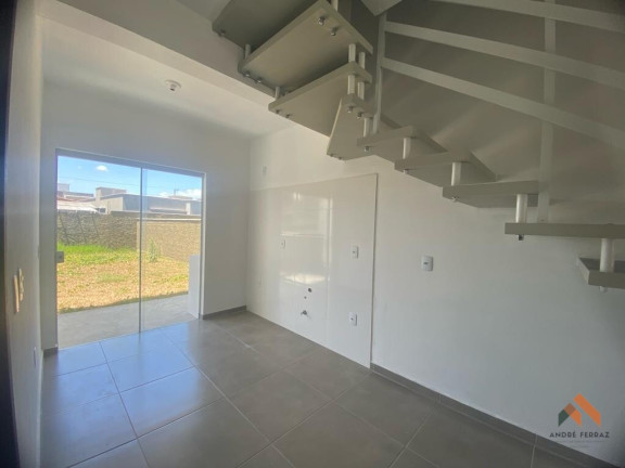 Imagem Casa com 2 Quartos à Venda, 92 m²