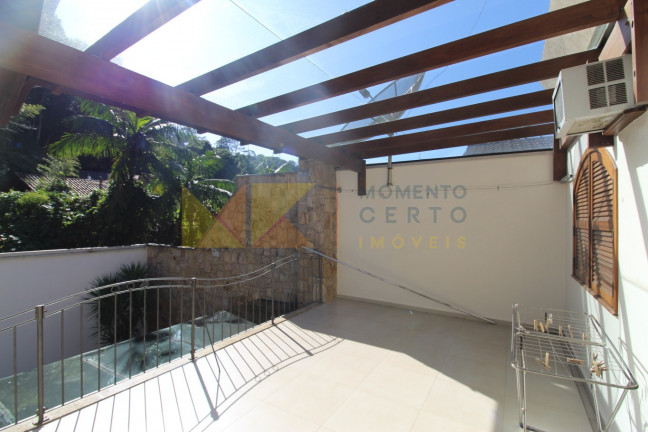 Imagem Casa com 3 Quartos à Venda, 650 m² em Valparaíso - Blumenau