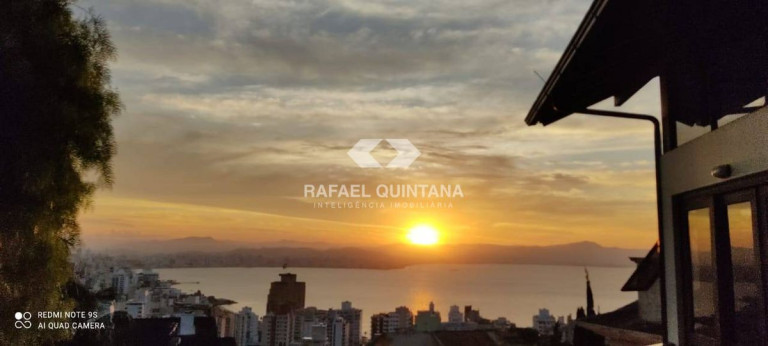 Imagem Casa com 4 Quartos à Venda, 350 m² em Centro - Florianópolis