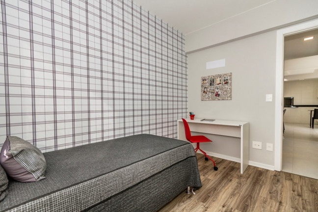 Imagem Imóvel com 2 Quartos à Venda, 76 m² em Menino Deus - Porto Alegre Imagem Imóvel com 2 Quartos à Venda, 76 m² em Menino Deus - Porto Alegre