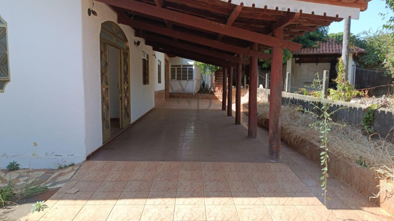 Imagem Casa com 3 Quartos à Venda, 292 m² em Jardim Europa - Goiânia Imagem Casa com 3 Quartos à Venda, 292 m² em Jardim Europa - Goiânia