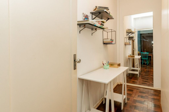 Imagem Apartamento com 1 Quarto à Venda, 42 m² em Centro Histórico - Porto Alegre Imagem Apartamento com 1 Quarto à Venda, 42 m² em Centro Histórico - Porto Alegre