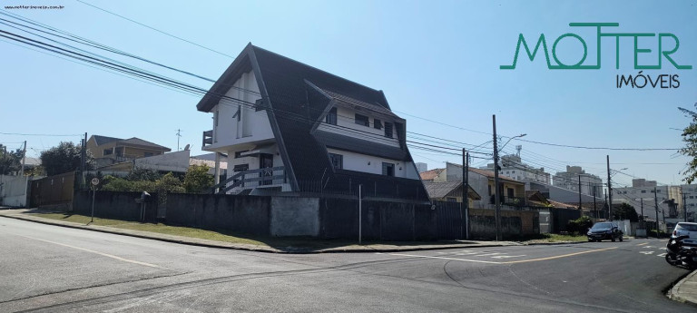 Casa com 4 Quartos à Venda, 213 m² em Capão Raso - Curitiba