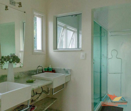 Imagem Casa com 6 Quartos à Venda,  em Massaguaçu - Caraguatatuba