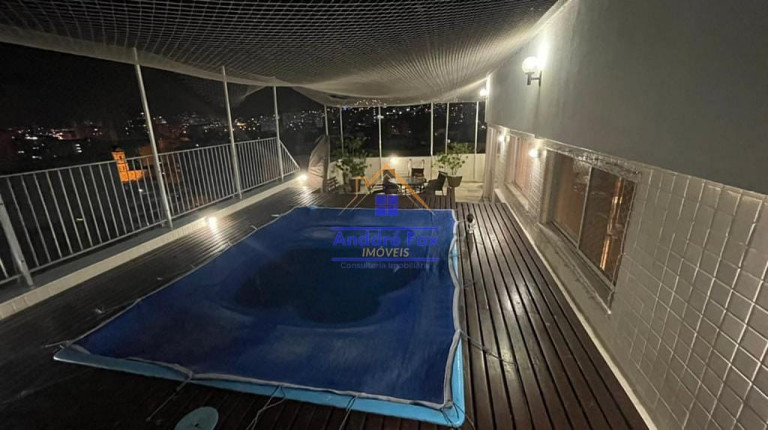 Imagem Imóvel com 4 Quartos à Venda, 352 m² em Maracanã - Rio De Janeiro Imagem Imóvel com 4 Quartos à Venda, 352 m² em Maracanã - Rio De Janeiro