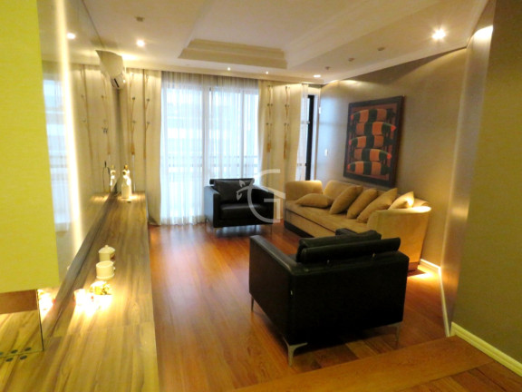 Imagem Imóvel com 3 Quartos à Venda, 389 m² em Centro - Joinville