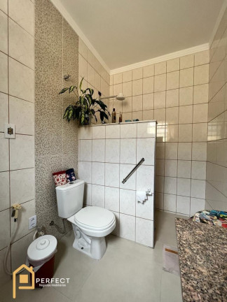Imagem Casa com 3 Quartos à Venda, 250 m² em Estrada Tremembe - Taubaté