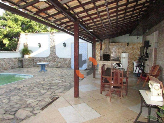 Imagem Casa com 4 Quartos à Venda, 390 m² em Califórnia - Nova Iguaçu