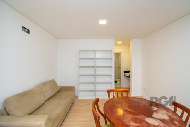 Imagem Apartamento com 1 Quarto para Alugar, 40 m² em Centro Histórico - Porto Alegre Imagem Apartamento com 1 Quarto para Alugar, 40 m² em Centro Histórico - Porto Alegre