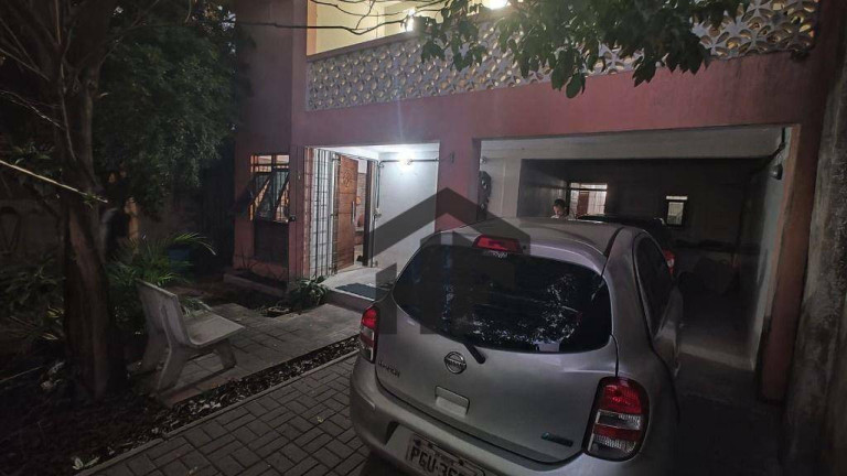 Imagem Casa com 4 Quartos à Venda, 290 m² em Campo Grande - Recife
