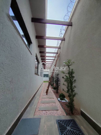 Imagem Casa com 3 Quartos à Venda, 125 m² em Jardim Balneário Meia Ponte - Goiânia Imagem Casa com 3 Quartos à Venda, 125 m² em Jardim Balneário Meia Ponte - Goiânia