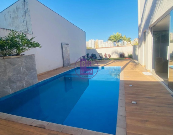 Imagem Sobrado com 3 Quartos à Venda, 614 m² em Quebec - Londrina Imagem Sobrado com 3 Quartos à Venda, 614 m² em Quebec - Londrina