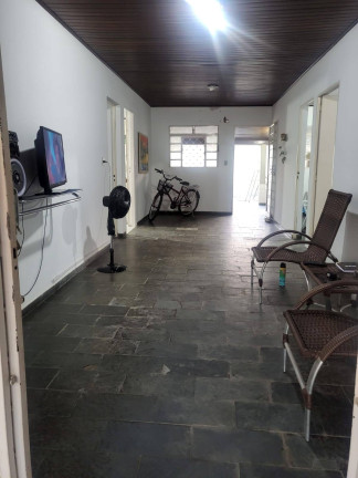 Imagem Casa com 3 Quartos à Venda, 300 m² em Cuiabá Imagem Casa com 3 Quartos à Venda, 300 m² em Cuiabá