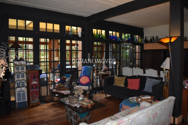 Imagem Casa com 4 Quartos à Venda, 410 m² em Região Do Toriba - Campos Do Jordão Imagem Casa com 4 Quartos à Venda, 410 m² em Região Do Toriba - Campos Do Jordão