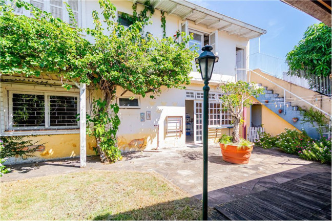 Casa com 5 Quartos à Venda,  em Hípica - Porto Alegre