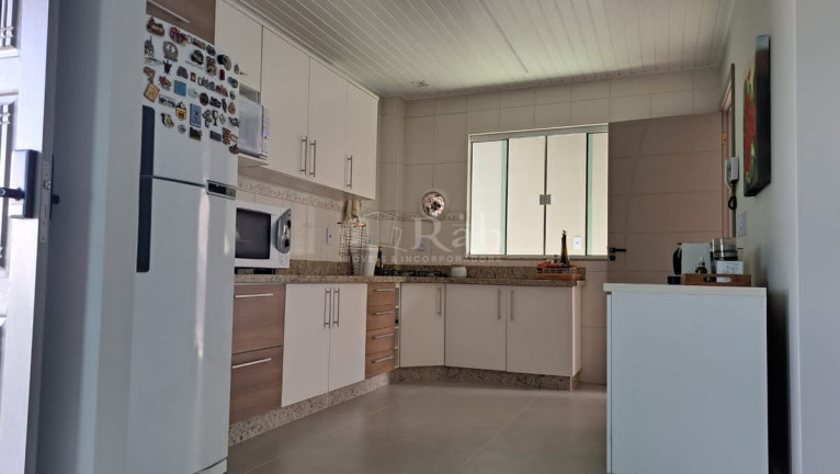 Imagem Sobrado com 3 Quartos à Venda, 198 m² em Centro - Camboriú Imagem Sobrado com 3 Quartos à Venda, 198 m² em Centro - Camboriú