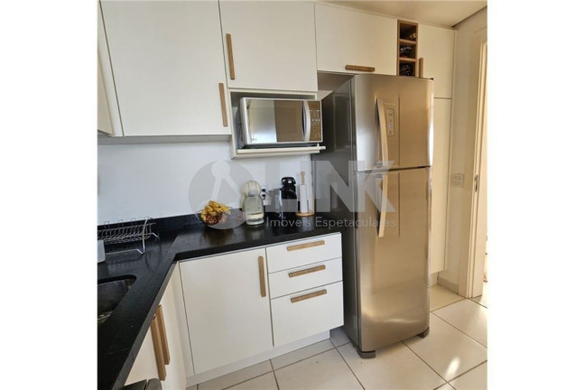 Imagem Apartamento com 3 Quartos à Venda, 70 m² em Passo Da Areia - Porto Alegre